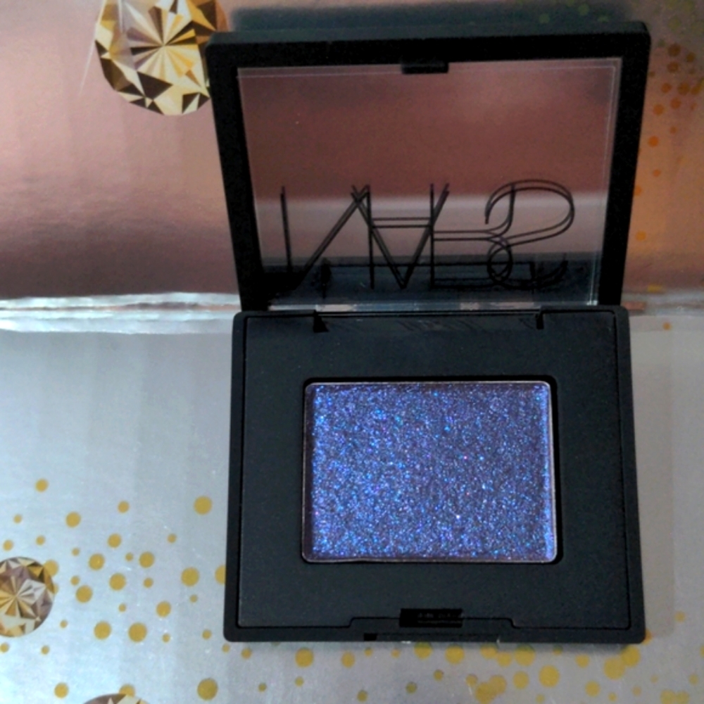 NARS single eyeshadow in Argentina, .04 Oz. New in box with mirrored com…